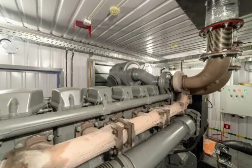 818 kW containerized diesel genset with a British Perkins engine and a Stamford generator for PLAZMA shopping and entertainment center in Murmansk – фото 26 из 70