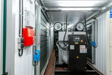 Четыре контейнера для ДГУ 1200 в параллели с РУ-6,З кВ для производства пиломатериалов – фото 7 из 15