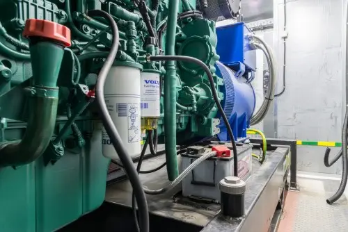 280 kW diesel generator on a container on the chassis and 60 kW UPS for Murmansk Administration building – фото 18 из 80