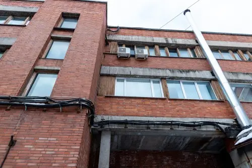 Installing a diesel genset, pre-commissioning and connecting an automatic circuit breaker for Pokrov hospital in Saint Petersburg – фото 10 из 23