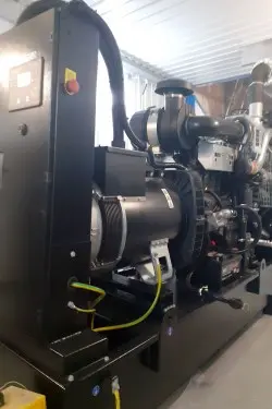 160 kW containerized diesel genset, two UPSs and hospital and maternity emergency power system installation in Izhevsk – фото 14 из 16