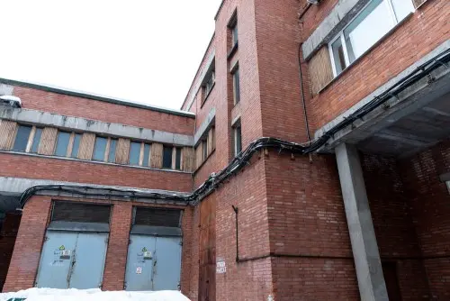 Installing a diesel genset, pre-commissioning and connecting an automatic circuit breaker for Pokrov hospital in Saint Petersburg – фото 12 из 23