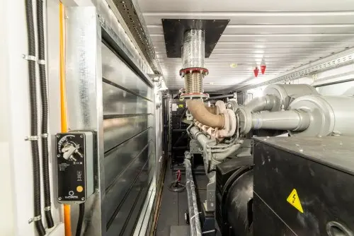 818 kW containerized diesel genset with a British Perkins engine and a Stamford generator for PLAZMA shopping and entertainment center in Murmansk – фото 22 из 70