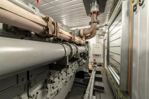 818 kW containerized diesel genset with a British Perkins engine and a Stamford generator for PLAZMA shopping and entertainment center in Murmansk – фото 31 из 70