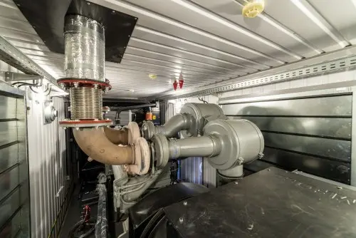 818 kW containerized diesel genset with a British Perkins engine and a Stamford generator for PLAZMA shopping and entertainment center in Murmansk – фото 19 из 70