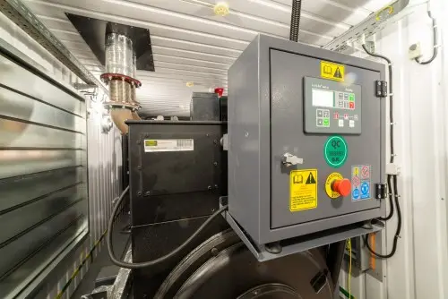 818 kW containerized diesel genset with a British Perkins engine and a Stamford generator for PLAZMA shopping and entertainment center in Murmansk – фото 35 из 70