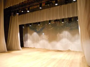  Капитальный ремонт концертного зала Мурманского областного Центра развития детского и юношеского творчества «Лапландия» – фото 1 из 23