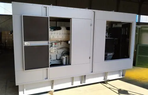 291 kW Cummins C400D5e diesel generator and customized enclosure for Novorossiysk seaport – фото 6 из 8