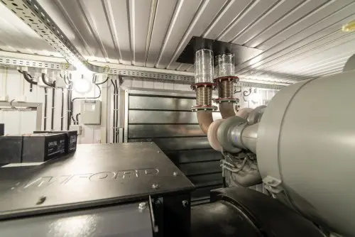 818 kW containerized diesel genset with a British Perkins engine and a Stamford generator for PLAZMA shopping and entertainment center in Murmansk – фото 13 из 70