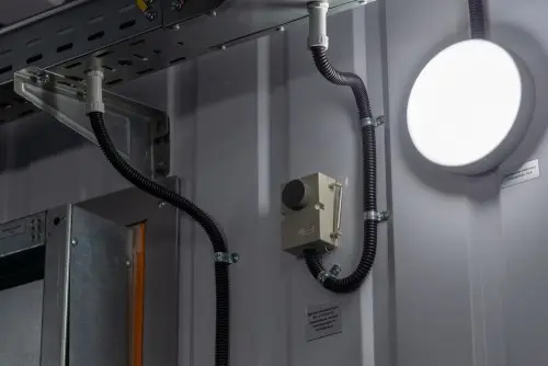 818 kW containerized diesel genset with a British Perkins engine and a Stamford generator for PLAZMA shopping and entertainment center in Murmansk – фото 48 из 70