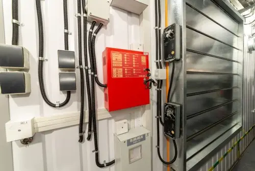 818 kW containerized diesel genset with a British Perkins engine and a Stamford generator for PLAZMA shopping and entertainment center in Murmansk – фото 33 из 70