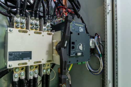 Installing a diesel genset, pre-commissioning and connecting an automatic circuit breaker for Pokrov hospital in Saint Petersburg – фото 17 из 23
