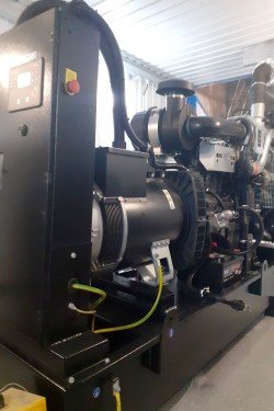 160 kW containerized diesel genset, two UPSs and hospital and maternity emergency power system installation in Izhevsk – фото 14 из 16