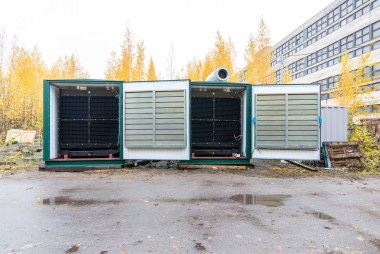 Четыре контейнера для ДГУ 1200 в параллели с РУ-6,З кВ для производства пиломатериалов – фото 6 из 15