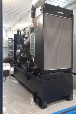 160 kW containerized diesel genset, two UPSs and hospital and maternity emergency power system installation in Izhevsk – фото 8 из 16